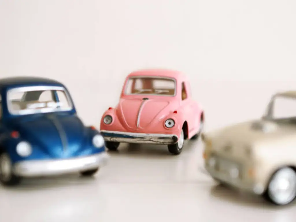 wagons en métal de base